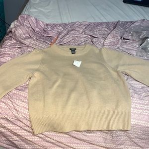 womans sweater/shirt
